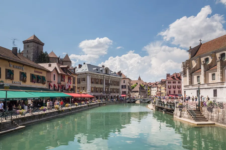 Annecy : le lac le plus pur d'Europe et la Venise des Alpes, à 2 h