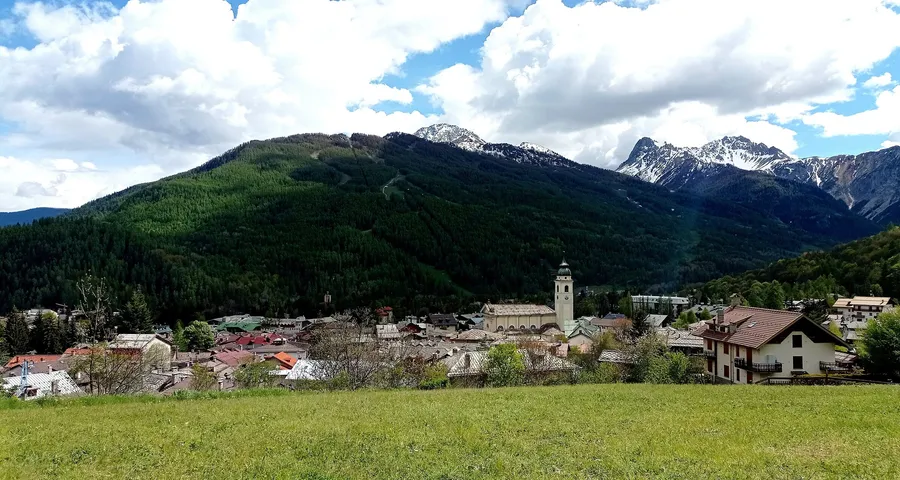 Bardonecchia: Italy 30 minutes away, just past the Fréjus tunnel