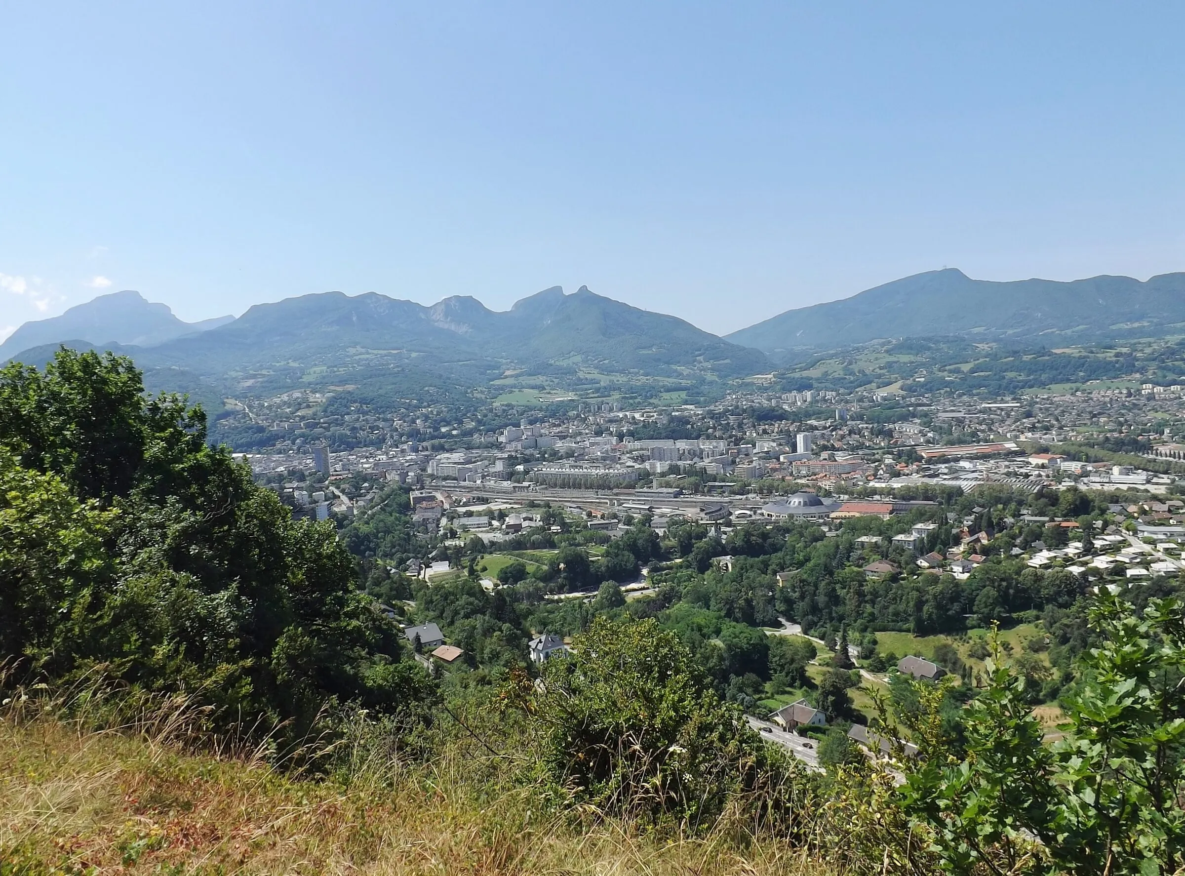 Chambéry : le château des ducs de Savoie et la fontaine des Éléphants
