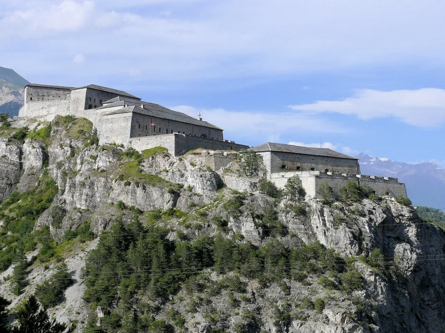 Les forts de l'Esseillon : la barrière du roi de Sardaigne, à 40 min