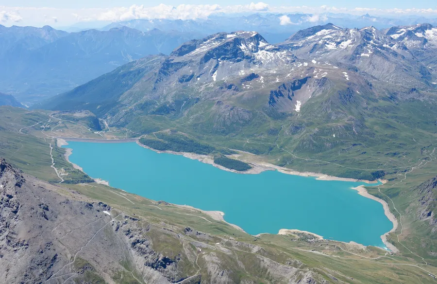 The Mont-Cenis pass and lake: the historic road to Italy